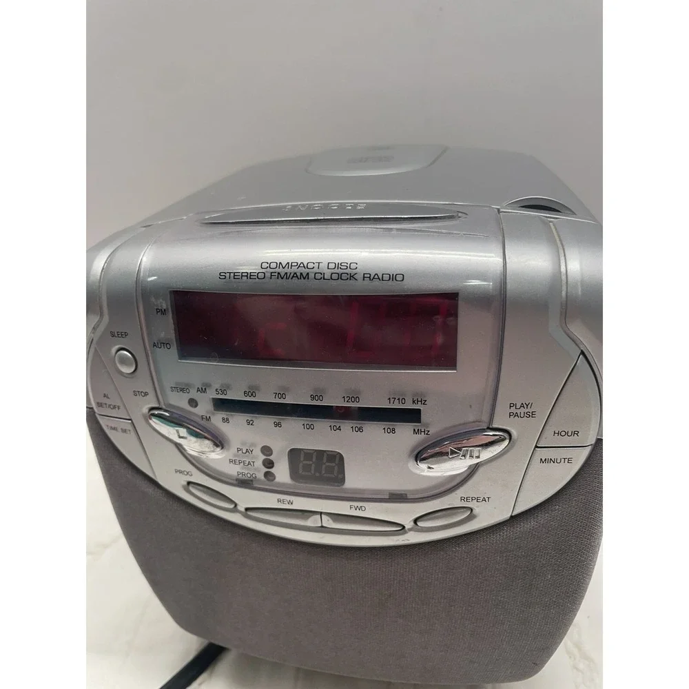 Vintage Tozaj Alarm Clock Radio ATC-884 TESTED WORKING‎